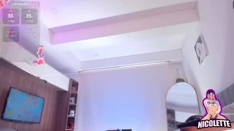 Snapshot of nicolette_tay chatting on 04-26-26, 02:37 Nicol online show from 04-26-26, 02:37