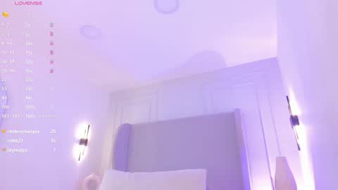 Snapshot of nicolettebale chatting on 01-04-25, 08:37 Nicole online show from 01-04-25, 08:37