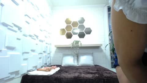 NICOL-JARAMILLO online show from 01-04-25, 05:47