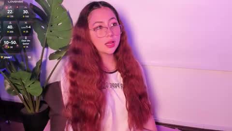 nicolle_evanss_ online show from 11-15-25, 06:33