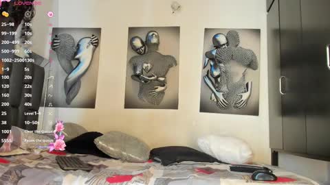 Snapshot of nicolle_hanks1 chatting on 03-09-25, 01:25 nicolle_hanks1 online show from 03-09-25, 01:25