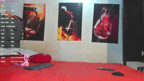 Snapshot of nicolle_hanks1 chatting on 10-25-25, 01:24 nicolle_hanks1 online show from 10-25-25, 01:24