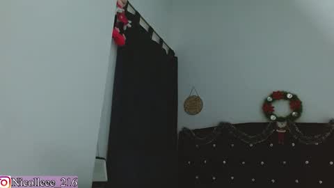 Snapshot of nicolle_sabinas chatting on 12-15-24, 04:18 Nicolle online show from 12-15-24, 04:18