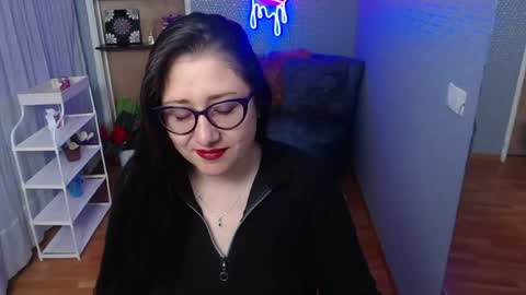 Nicolle  online show from 08-04-26, 11:35
