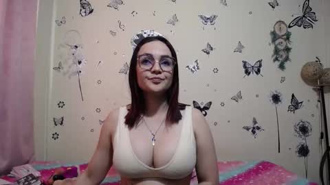 nicolle_sky online show from 12-02-25, 05:19