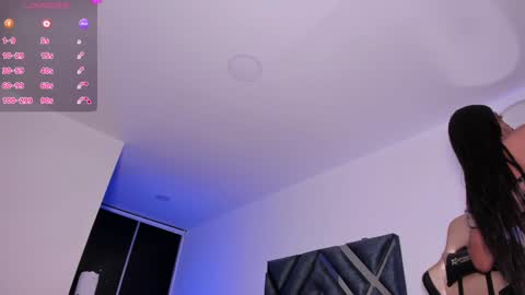   facebook nicolle delgado online show from 12-04-24, 08:45