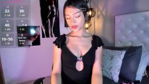 Nicolle online show from 10-11-25, 01:53