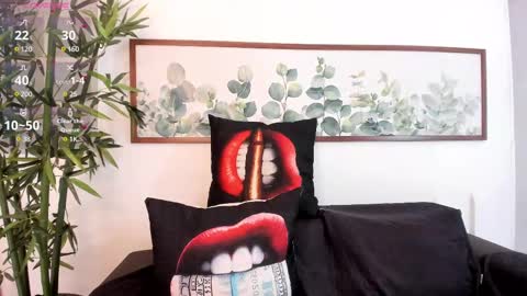 Nicolle Lima online show from 02-21-25, 08:38