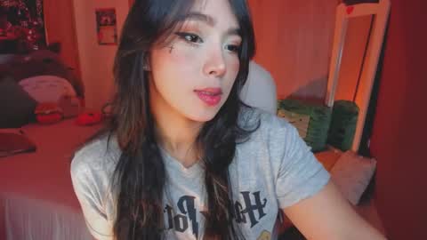 Snapshot of nicollemeyer chatting on 10-15-25, 10:59 Nicolle Go to Visit online show from 10-15-25, 10:59