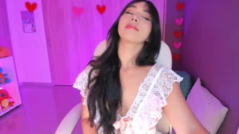 Nicolle  Go to Visit   online show from 05-07-26, 05:02