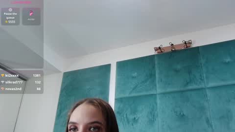 Nicolle online show from 01-16-25, 03:23