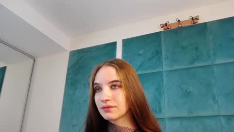 Nicolle online show from 02-04-25, 10:45