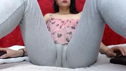 NICOLLE online show from 09-19-25, 09:37