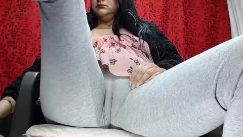 NICOLLE online show from 11-14-25, 09:35