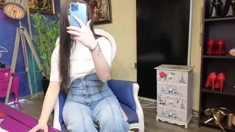 Nicolle online show from 03-04-25, 06:47