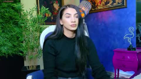 Nicolle online show from 11-11-25, 11:54