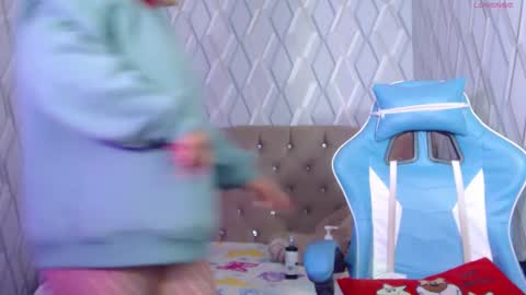 Nicolle Miley online show from 03-06-25, 04:52