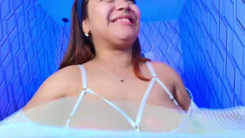 Nicolle Miley online show from 10-23-25, 04:34