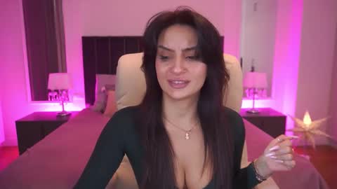 Nicole online show from 12-19-25, 07:04