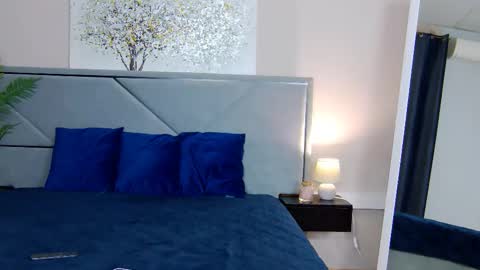 NicolRos online show from 10-27-25, 01:48