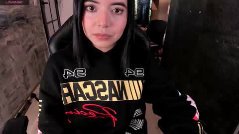 NicolRoss online show from 11-09-25, 04:38