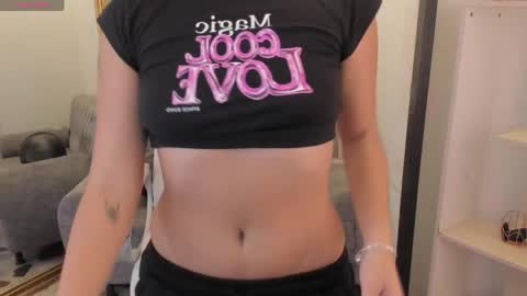 Snapshot of nicolross_ chatting on 05-24-26, 02:55 NicolRoss online show from 05-24-26, 02:55