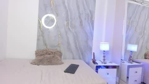 Snapshot of nicolvegaa chatting on 04-25-26, 01:41 Nico online show from 04-25-26, 01:41