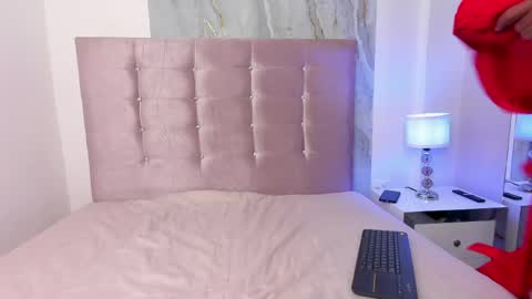 Snapshot of nicolvegaa chatting on 05-05-26, 03:31 Nico online show from 05-05-26, 03:31
