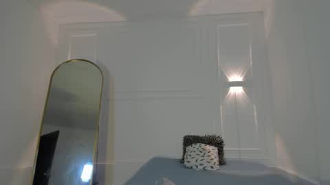 Nicol online show from 03-06-26, 09:33