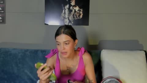 Snapshot of nicolvibes_212 chatting on 04-07-26, 09:04 Nicol online show from 04-07-26, 09:04