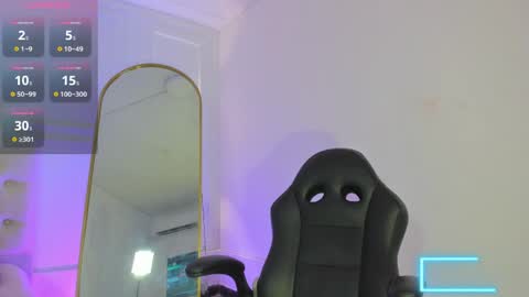 Snapshot of nicolvibes_212 chatting on 04-15-26, 09:04 Nicol online show from 04-15-26, 09:04