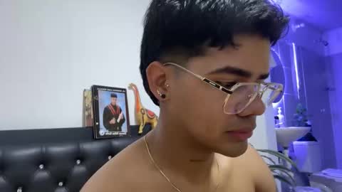 nicvelez22 online show from 03-20-26, 10:36