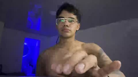 nicvelez22 online show from 04-07-26, 02:56