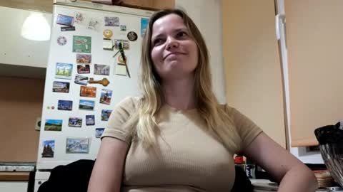 Mila online show from 10-01-25, 03:51