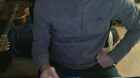 Snapshot of nielzzz69 chatting on 02-25-25, 09:02 Julian online show from 02-25-25, 09:02