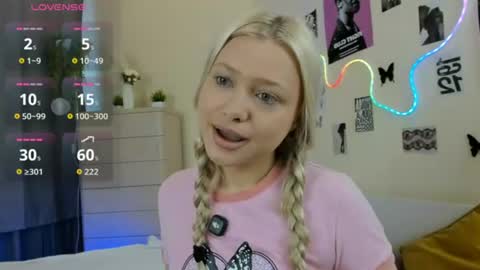 Hannah help me get 50 thumbs up online show from 07-12-26, 05:53