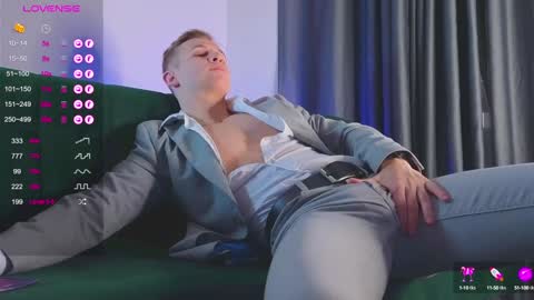 Snapshot of night_wwwolf chatting on 01-07-25, 02:10 Jameson online show from 01-07-25, 02:10