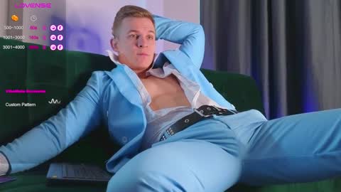 Snapshot of night_wwwolf chatting on 01-08-25, 06:20 Jameson online show from 01-08-25, 06:20