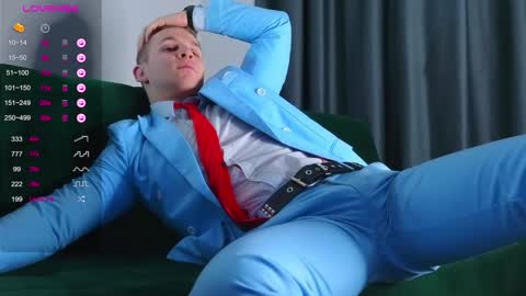 Snapshot of night_wwwolf chatting on 01-17-25, 05:11 Jameson online show from 01-17-25, 05:11