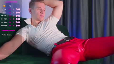 Snapshot of night_wwwolf chatting on 02-15-25, 04:25 Jameson online show from 02-15-25, 04:25