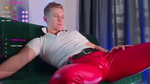 Snapshot of night_wwwolf chatting on 02-15-25, 01:16 Jameson online show from 02-15-25, 01:16