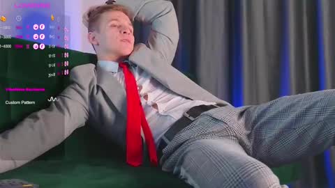 Snapshot of night_wwwolf chatting on 02-21-25, 04:18 Jameson online show from 02-21-25, 04:18