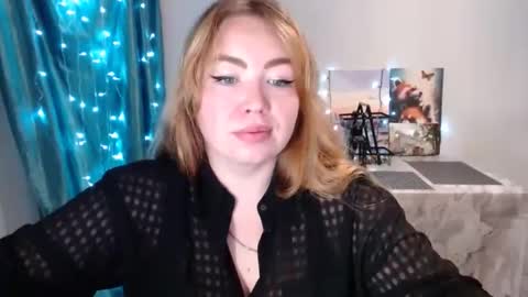 nightlaura online show from 01-02-25, 08:02