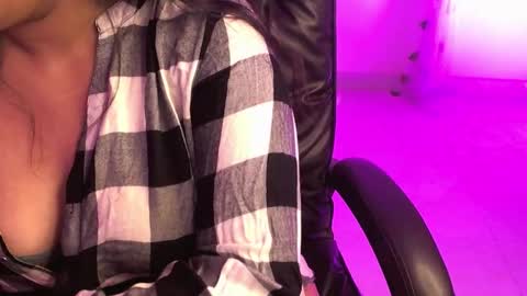 nightqueen107446 online show from 10-24-25, 03:25