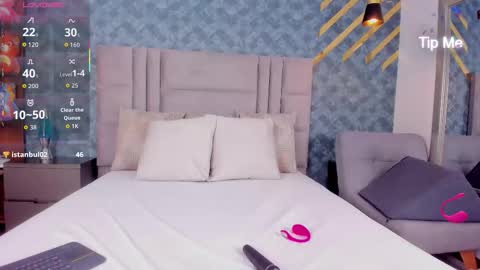 Snapshot of niiamoore_ chatting on 10-16-25, 06:53 NiiaMoore online show from 10-16-25, 06:53