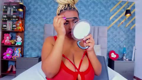 Snapshot of niiamoore_ chatting on 03-27-26, 07:24 NiiaMoore online show from 03-27-26, 07:24