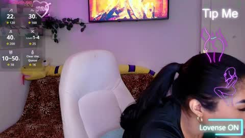 Nicolle Bustamante online show from 03-24-26, 06:24