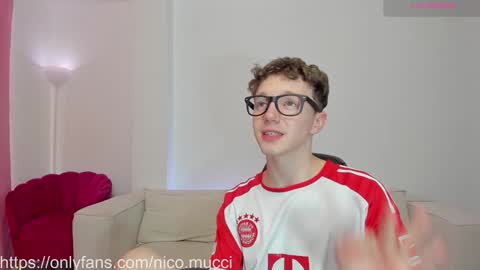 Snapshot of niico_18 chatting on 12-30-24, 02:08 Nicolas Mucci online show from 12-30-24, 02:08