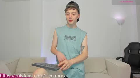 Snapshot of niico_18 chatting on 01-11-25, 06:14 Nicolas Mucci online show from 01-11-25, 06:14