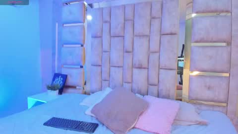 Niicoleta  online show from 02-06-25, 09:17